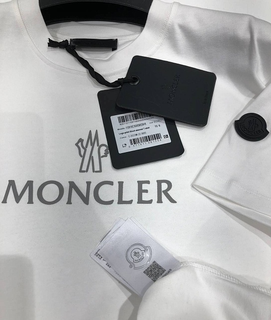 Чёрная оверсайз футболка Moncler