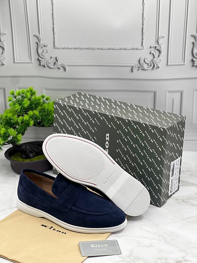 Замшевые лоферы Kiton тёмно-синего цвета   