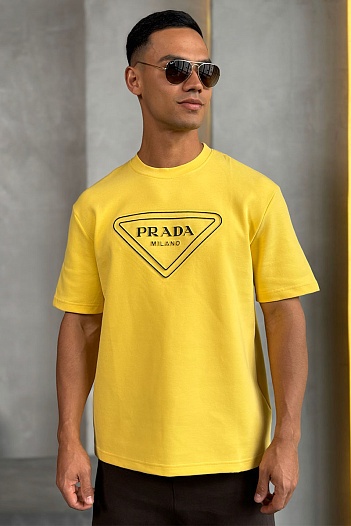 Жёлтая оверсайз футболка Prada Milano logo   
