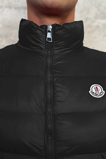 Мужской жилет Moncler чёрного цвета   