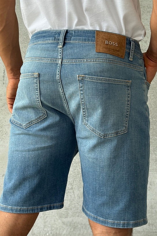 Светло-синие джинсовые шорты Hugo Boss relaxed fit