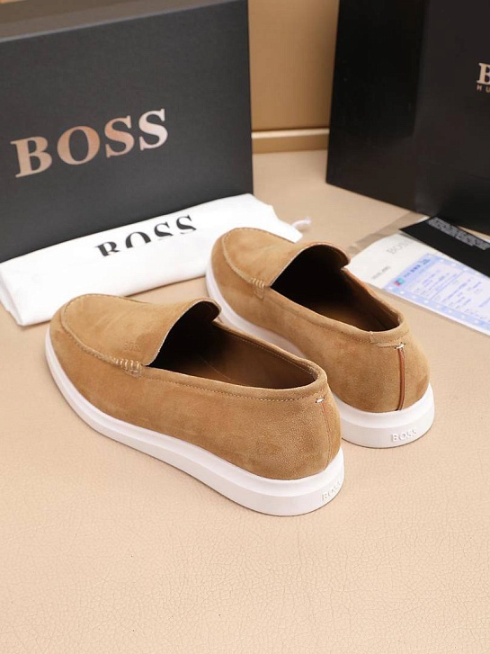 Замшевые лоферы Hugo Boss embossed logo - Beige