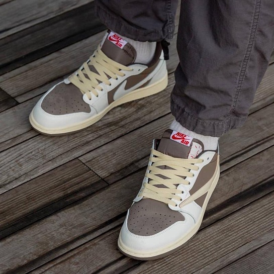Кроссовки Travis Scott x Nike Air Jordan 1 Low "Reverse Mocha" Premium