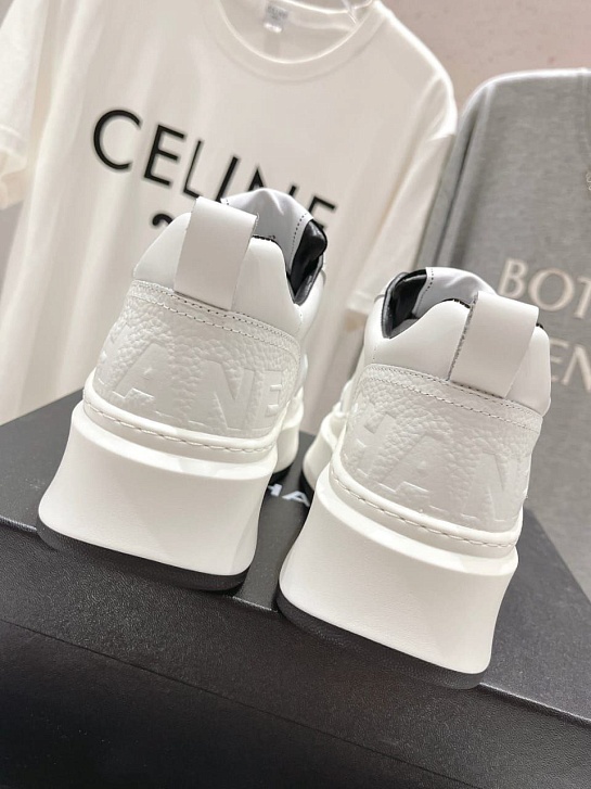 Женские кожаные кроссовки Chanel