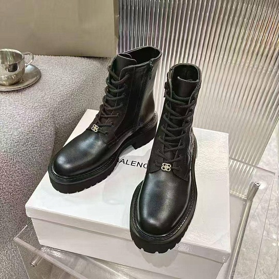 Женские кожаные ботинки Balenciaga чёрного цвета