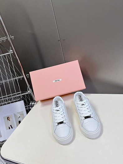 Женские белые кроссовки MIU MIU   