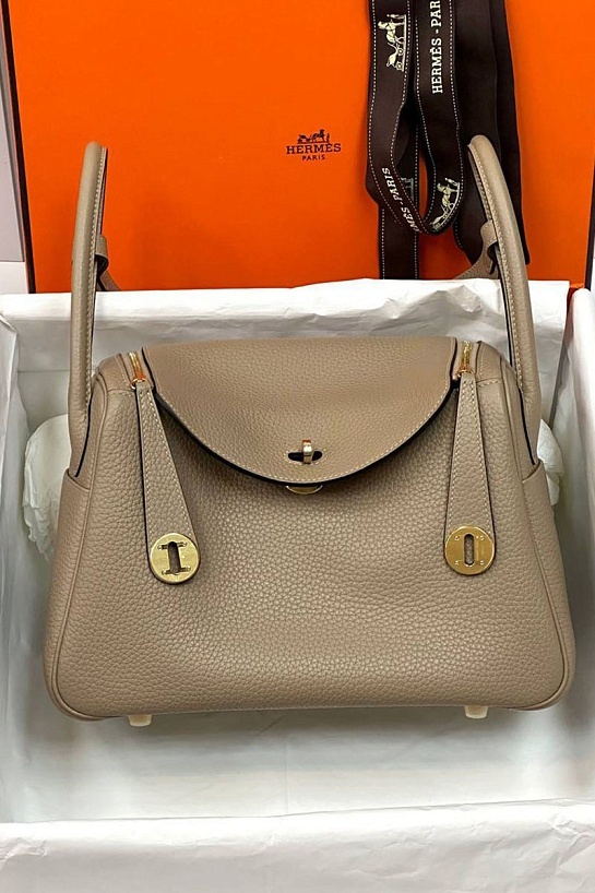 Женская кожаная сумка Hermes Lindy Premium 26x18x13 см - Beige