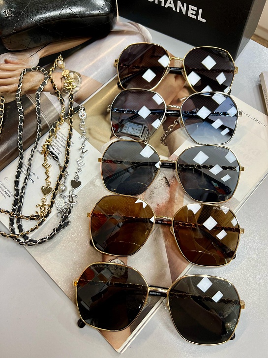 Женские солнцезащитные очки Chanel