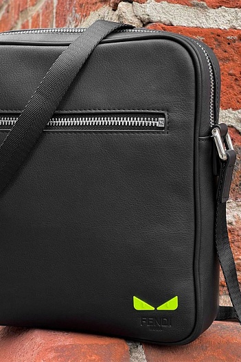 Кожаная сумка Fendi "Monster Eyes" 22x24x6 см   