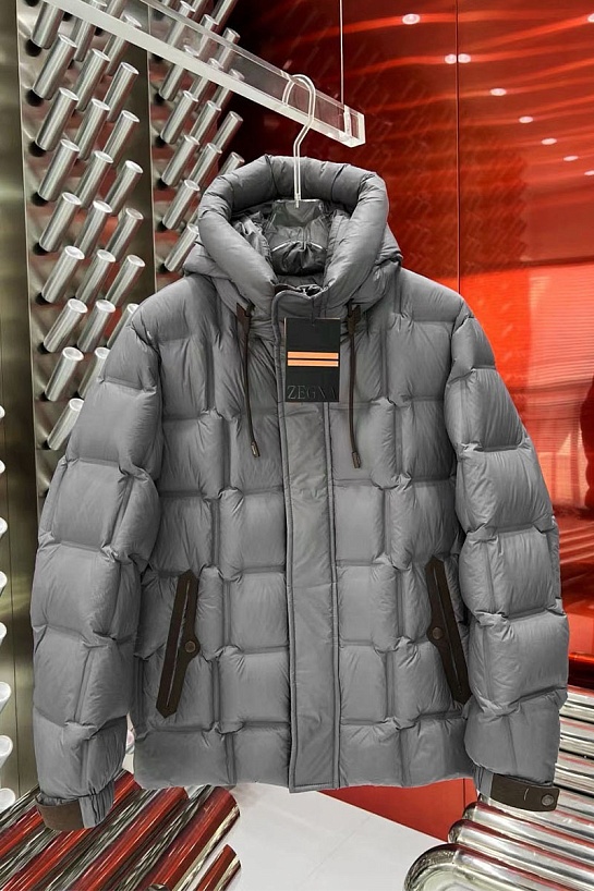 Мужской пуховик Zegna серого цвета