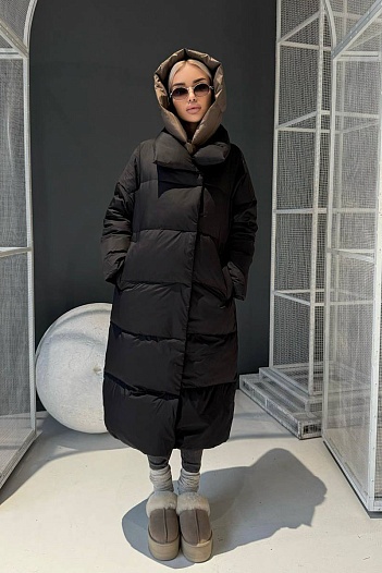 Женский чёрный пуховик Max Mara   