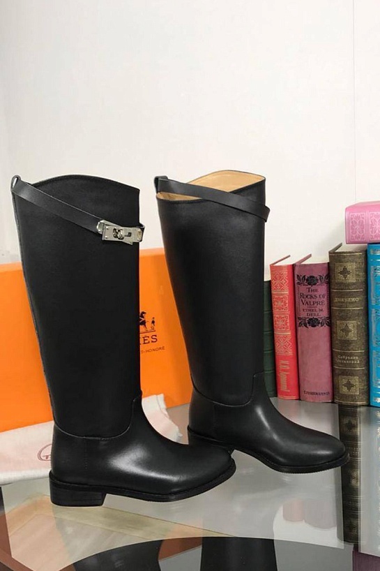 Женские кожаные сапоги Hermes чёрного цвета