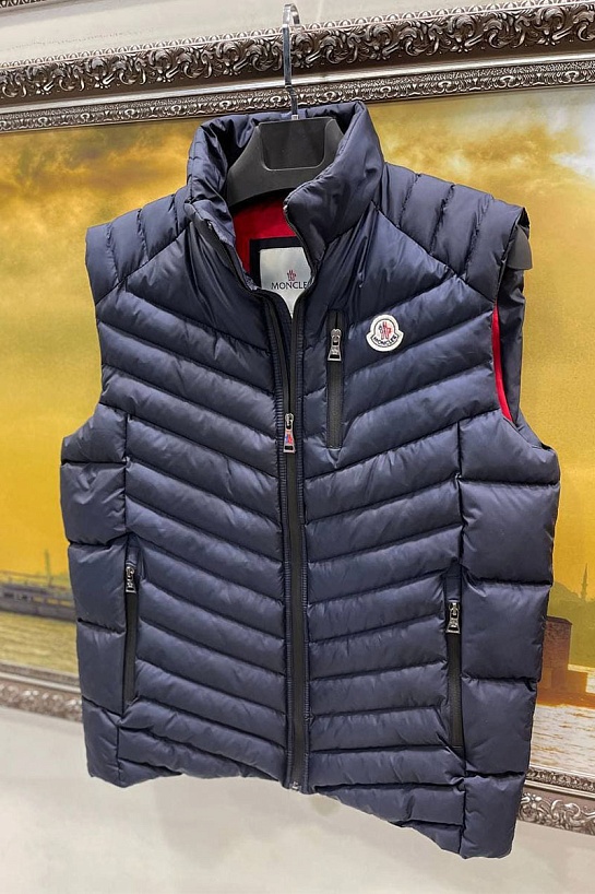 Мужской брендовый жилет Moncler тёмно-синего цвета