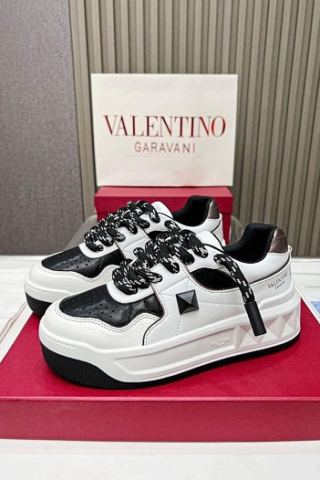 Кожаные кроссовки Valentino One Stud XL - White / Black   