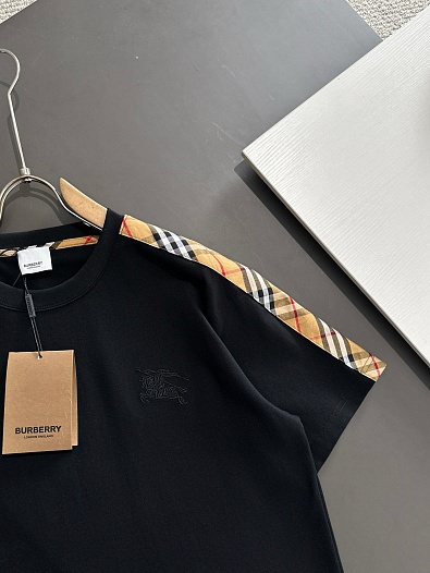 Футболка чёрного цвета Burberry Premium   
