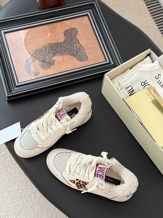 Женские кроссовки с мехом Golden Goose