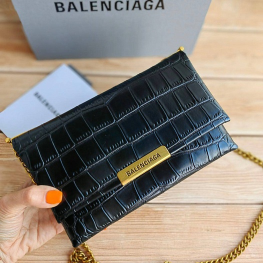 Кожаная сумка Balenciaga Triplet Crocodile-Effect 23x13 см   