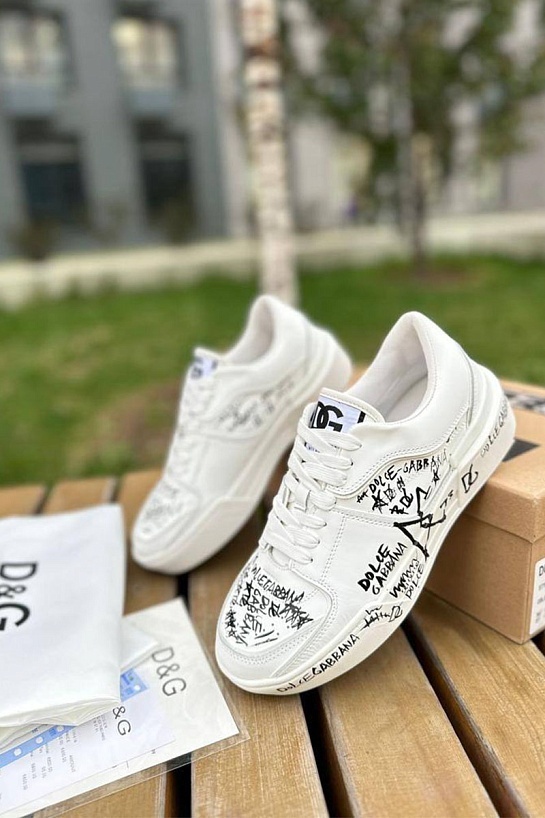 Женские кроссовки Dolce & Gabbana New Roma graffiti-print