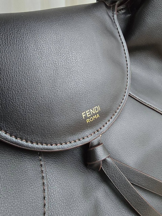 Кожаная сумка Fendi Spy - Black 38x29 см