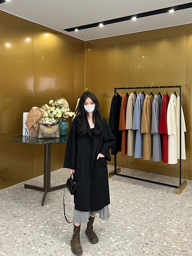 Женское кашемировое пальто чёрного цвета Max Mara   