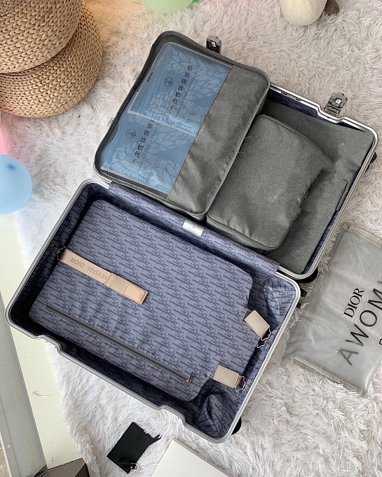 Чемодан Rimowa x Dior Aluminum M Premium 67x42x27 см