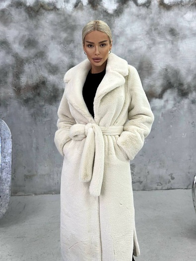 Женская эко шуба из стриженной норки белого цвета   