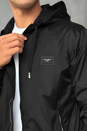 Мужская чёрная ветровка Dolce & Gabbana logo-plaque   
