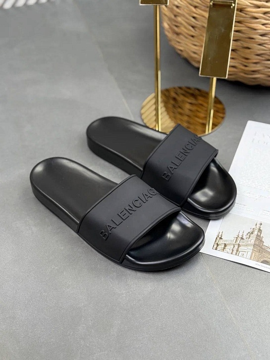 Мужские шлёпанцы Balenciaga embossed-logo