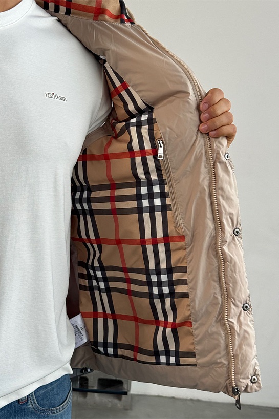 Светло-бежевый жилет Burberry London England logo-patch