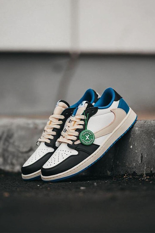 Кроссовки Travis Scott x Fragment x Nike Air Jordan 1 Low