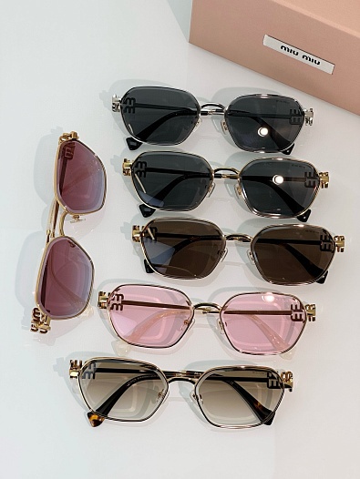 Солнцезащитные очки MIU MIU   