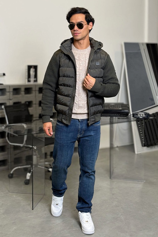 Зелёная куртка Hugo Boss с вязаными рукавами