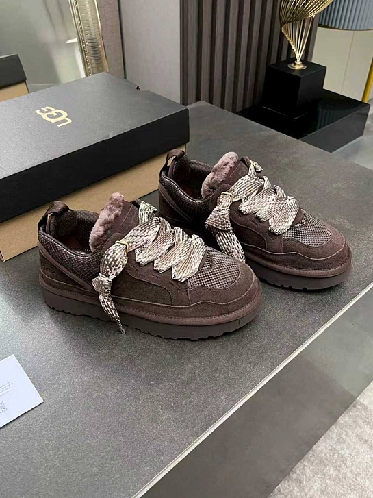 Женские замшевые ботинки UGG Lowmel