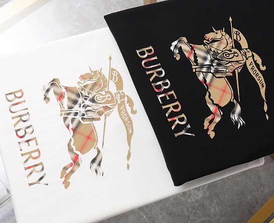 Мужская чёрная футболка Burberry Equestrian Knight