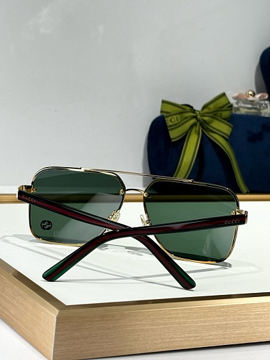 Солнцезащитные очки Gucci GG   