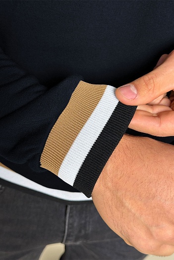 Мужской тёмно-синий джемпер Hugo Boss   