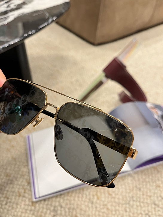 Солнцезащитные очки Dior