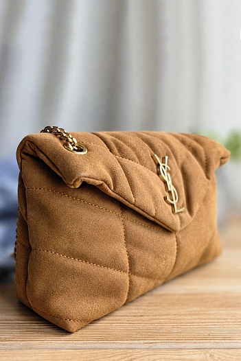 Замшевая сумка Yves Saint Laurent 23x15 см   