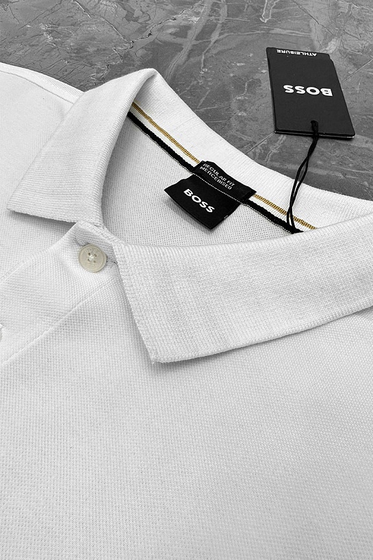 Мужское поло Hugo Boss белого цвета
