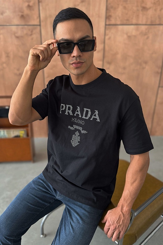 Мужская чёрная футболка Prada