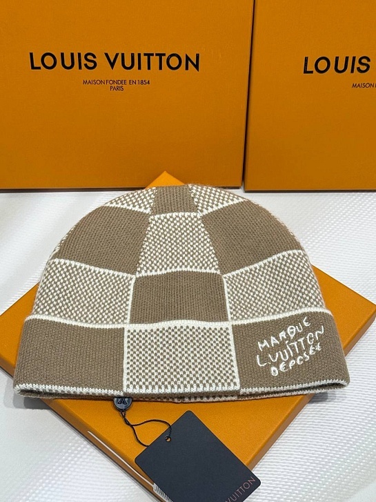 Шапка Louis Vuitton logo-embroidered - Beige