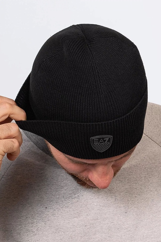 Шапка чёрного цвета Emporio Armani 7 Mountain U Shield