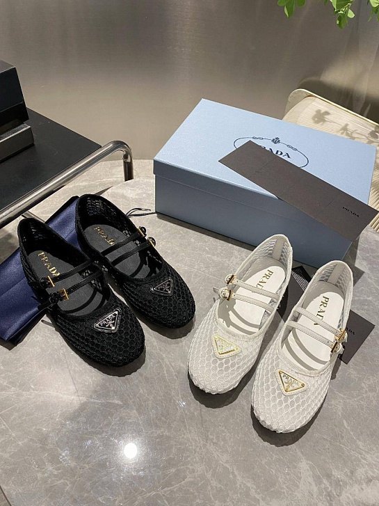 Женские сетчатые балетки Prada чёрного цвета