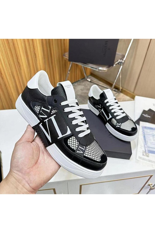 Кожаные кроссовки Valentino low-top - Black / White