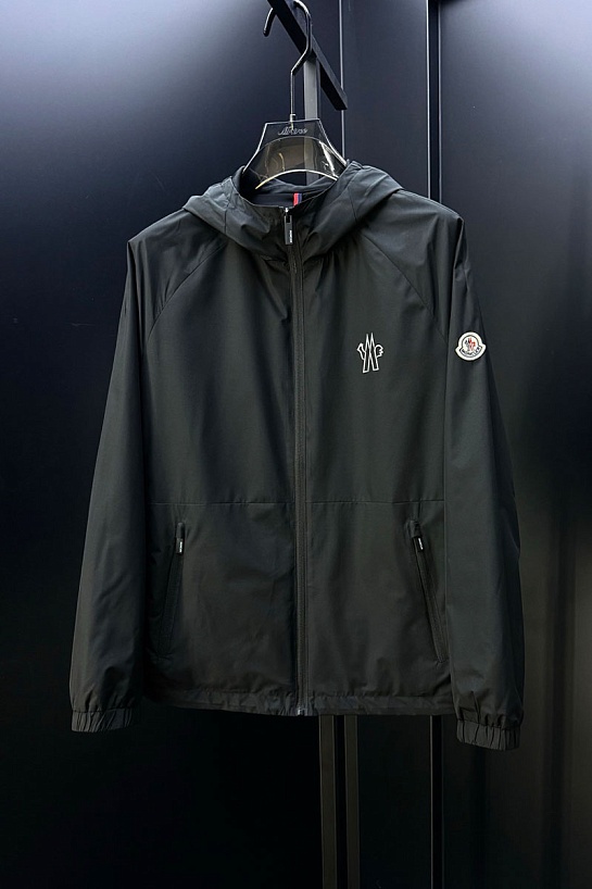 Мужская чёрная ветровка Moncler