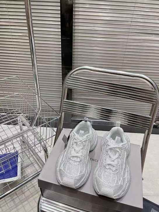 Женские кроссовки Balenciaga 3XL Rhinestones premium