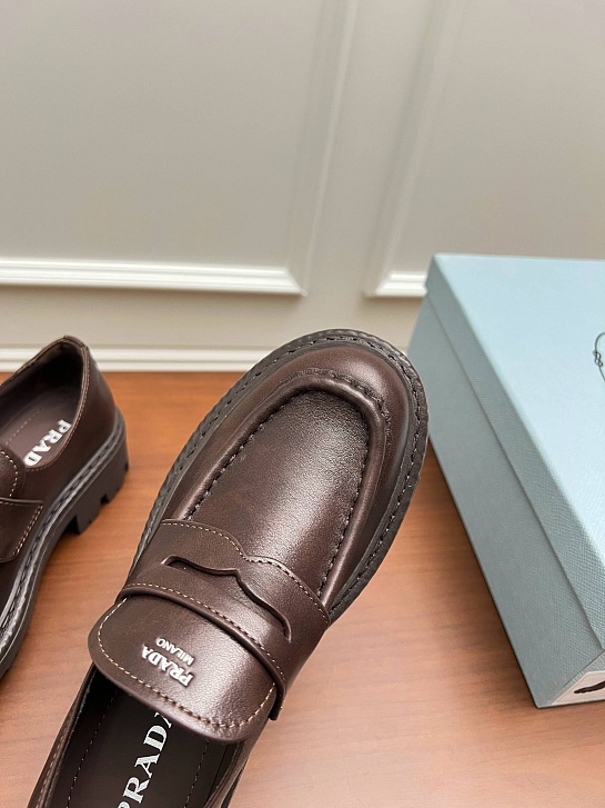 Женские кожаные лоферы Prada premium