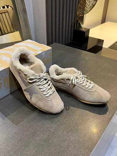 Женские замшевые кроссовки с мехом Golden Goose Super-Star premium   