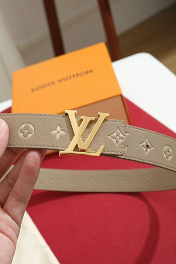 Бежевый кожаный ремень Louis Vuitton   