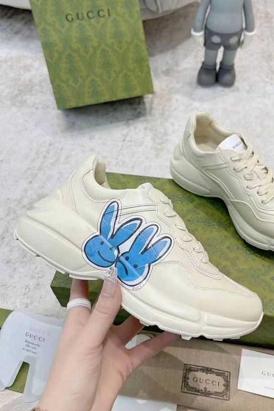 Женские кожаные кроссовки Gucci Rhyton